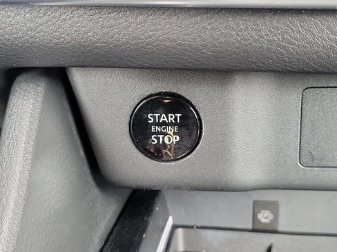 Used 2024 Nissan Rogue SL FWD image 25
