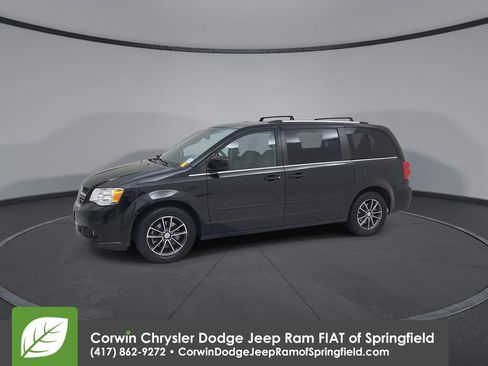 Certified 2017 Dodge Grand Caravan SXT image 9