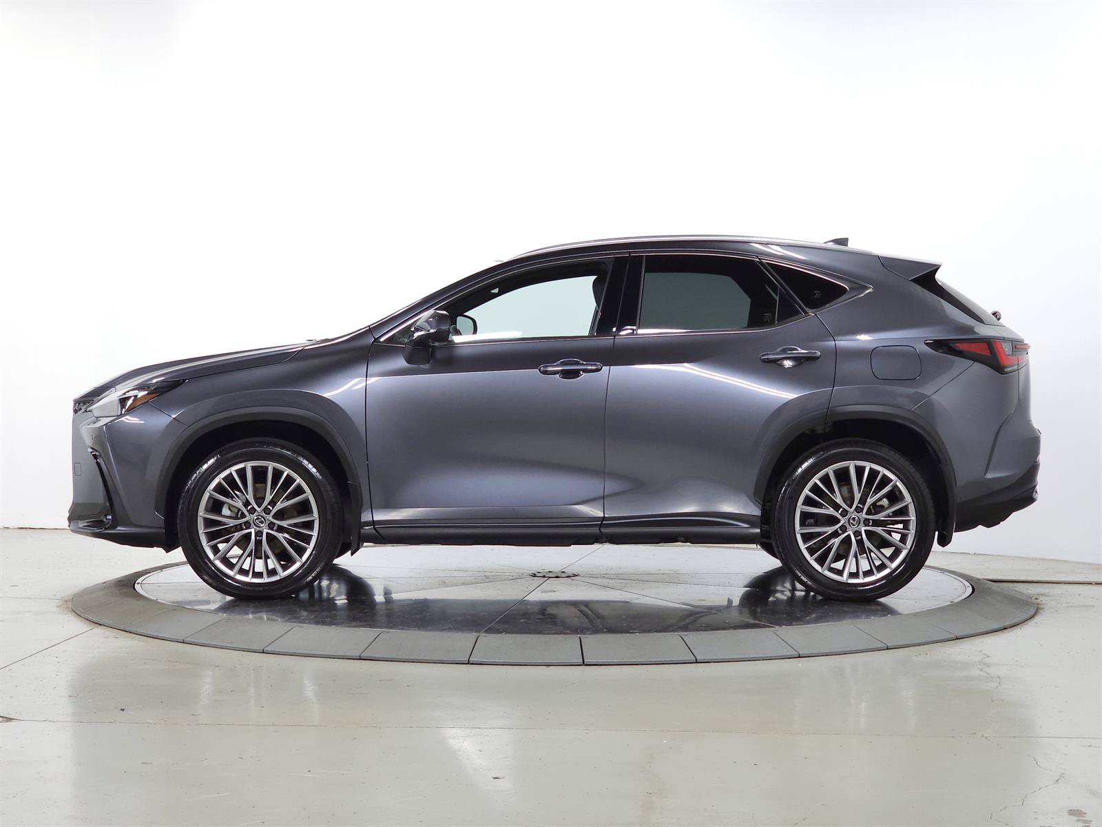 Used 2024 Lexus NX 350h AWD w/ Vision Package image 4