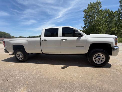 Used 2015 Chevrolet Silverado 2500 W/T w/ WT Convenience Package AWD/4WD image 12