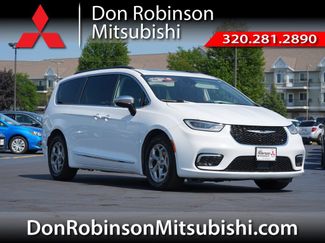 Used 2023 Chrysler Pacifica Limited FWD video 1