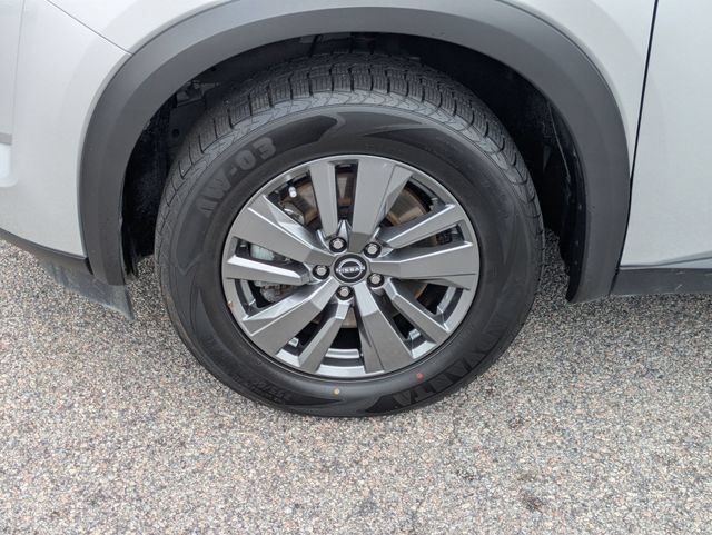 Used 2025 Nissan Pathfinder SV AWD/4WD image 10