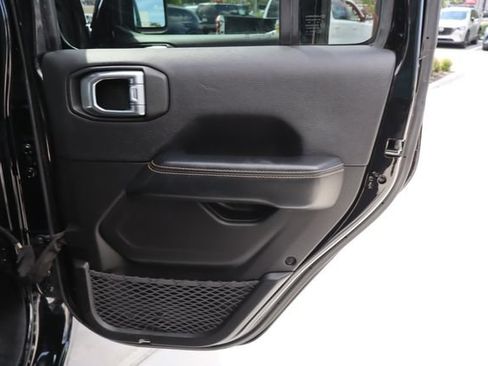 Used 2024 Jeep Wrangler Unlimited Sahara AWD/4WD image 28
