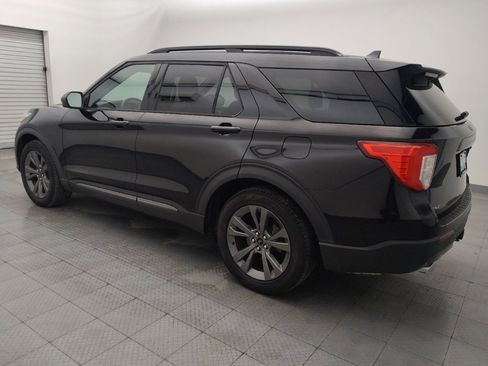 Used 2021 Ford Explorer XLT w/ Equipment Group 202A image 3