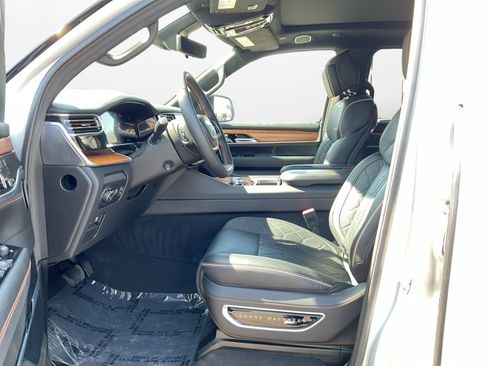 Used 2025 Jeep Grand Wagoneer L Series III image 9