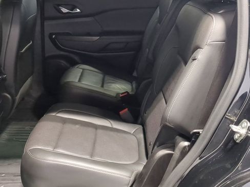 Used 2022 GMC Acadia SLT w/ LPO, Floor Liner Package FWD image 24