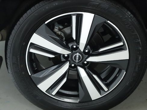 Certified 2024 Nissan Rogue SL image 12