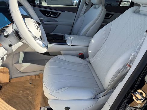 New 2026 Mercedes-Benz EQE 320 4MATIC SUV image 17
