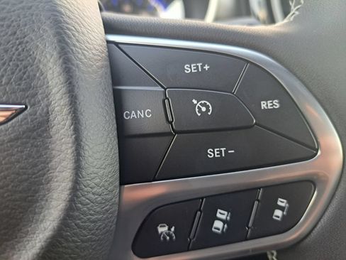 New 2026 Chrysler Pacifica Select FWD image 17