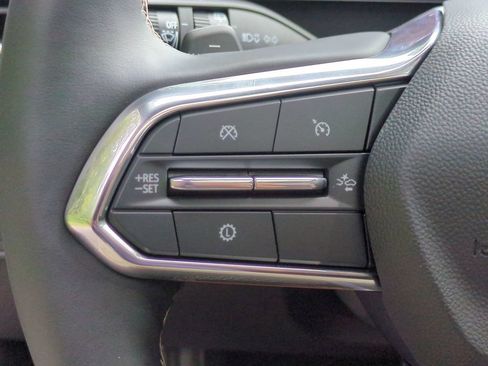 New 2027 Chevrolet Traverse Z71 w/ Driver Confidence Package AWD/4WD image 17