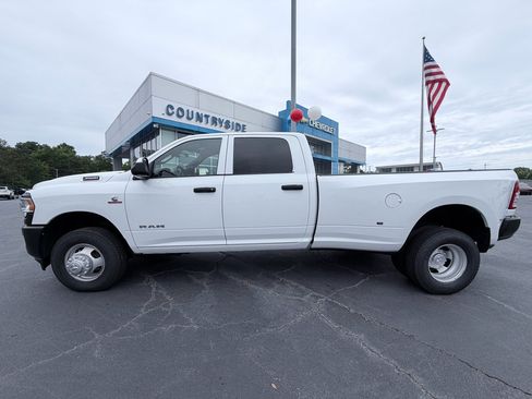 Used 2022 RAM 3500 Tradesman AWD/4WD image 5