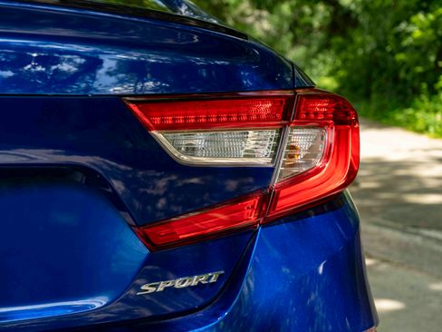 Used 2022 Honda Accord Sport image 13
