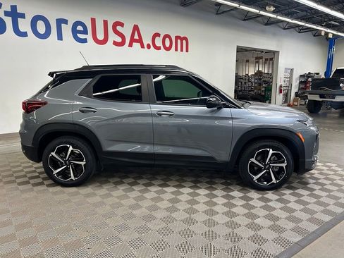 Used 2021 Chevrolet TrailBlazer RS w/ Sun and Liftgate Package FWD image 9