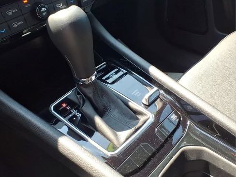 Used 2023 Jeep Compass Limited AWD/4WD image 24