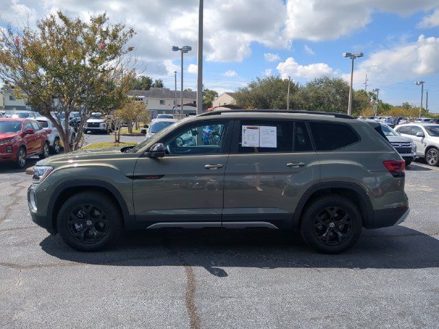 Used 2024 Volkswagen Atlas Peak Edition SEL AWD/4WD image 9