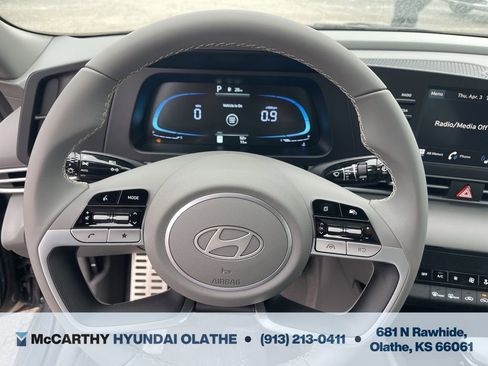 Used 2025 Hyundai Elantra Sport FWD image 6