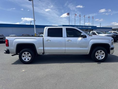 Used 2017 GMC Sierra 1500 SLE w/ SLE Value Package image 4