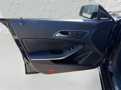Used 2014 Mercedes-Benz CLA 250 4MATIC image 20