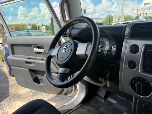 Used 2008 Toyota FJ Cruiser 4WD image 28