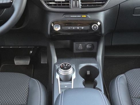 New 2025 Ford Escape SE image 14