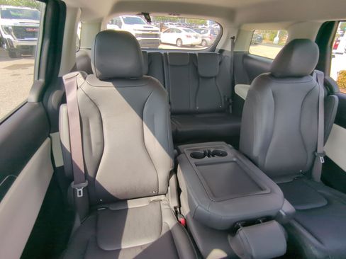 Certified 2024 Kia Carnival LX FWD image 19