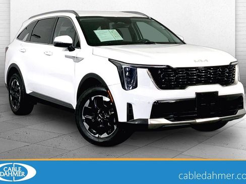 Certified 2024 Kia Sorento S image 1