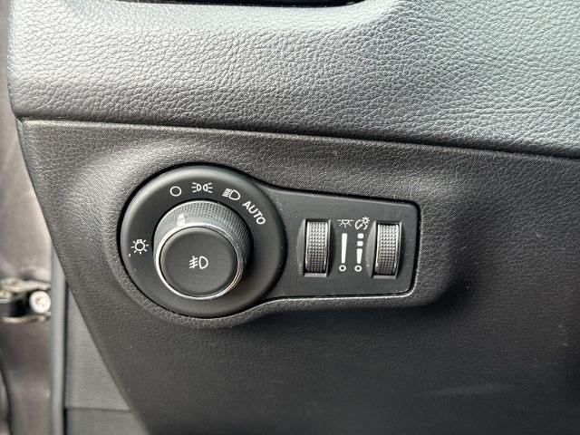 Used 2018 Jeep Compass Limited AWD/4WD image 25