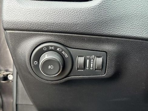 Used 2018 Jeep Compass Limited AWD/4WD image 25