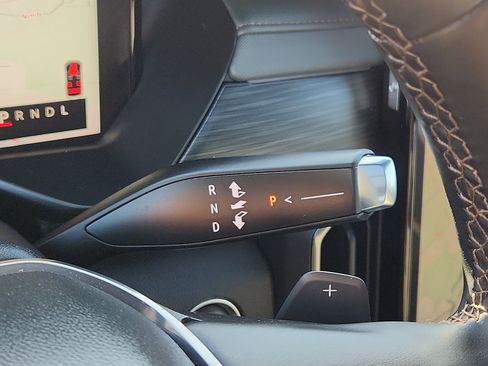 Used 2025 GMC Acadia AT4 image 17