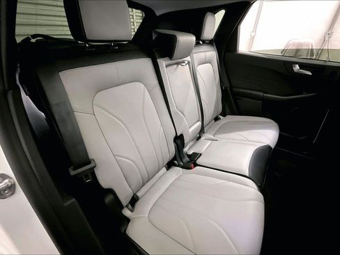 Used 2025 Ford Escape SE w/ PHEV Premium Package image 26