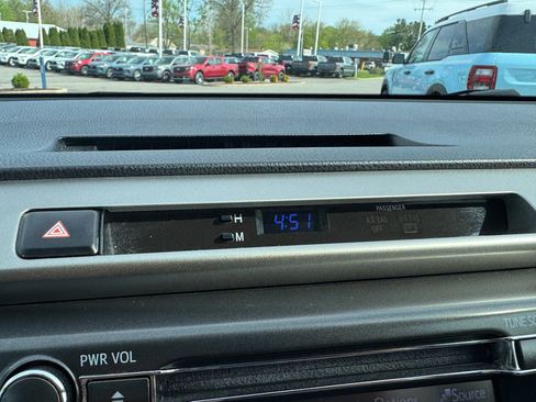 Used 2013 Toyota RAV4 LE image 34