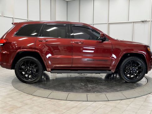 Used 2021 Jeep Grand Cherokee Laredo X image 9