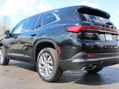 Used 2025 Buick Enclave Preferred FWD image 12