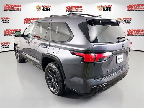 Certified 2024 Toyota Sequoia Platinum image 2
