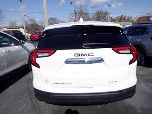 Used 2022 GMC Terrain SLE w/ Fleet Convenience Package AWD/4WD image 4