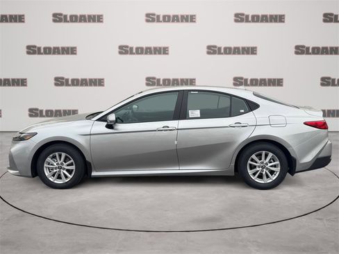 New 2026 Toyota Camry LE image 2