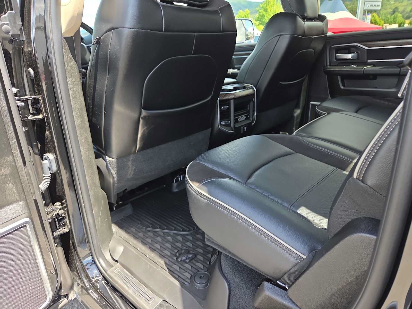 Used 2020 RAM 3500 Laramie AWD/4WD image 20