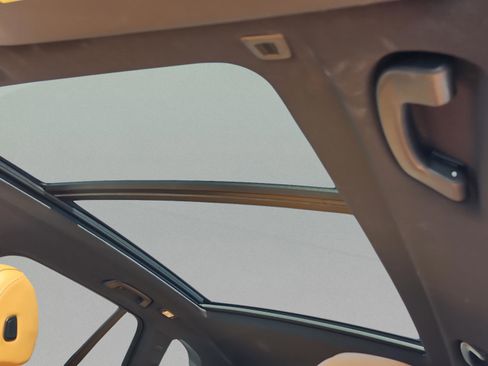 Certified 2024 BMW X5 xDrive50e w/ M Sport Package image 21