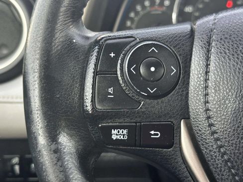 Used 2015 Toyota RAV4 Limited image 28