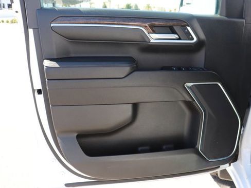 Used 2023 GMC Sierra 1500 Elevation AWD/4WD image 9