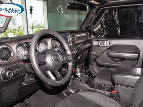 Used 2019 Jeep Wrangler Sport AWD/4WD image 14
