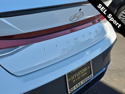 Used 2025 Hyundai Elantra Sport FWD image 11