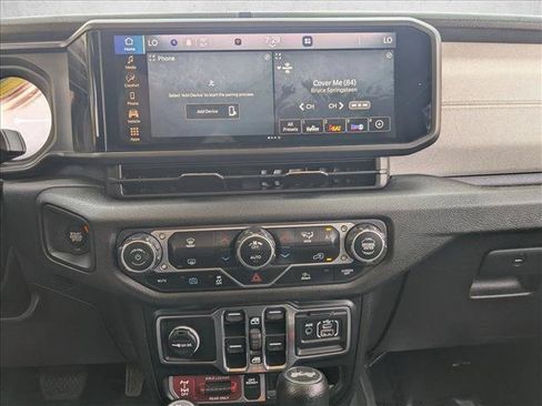 Used 2024 Jeep Wrangler Unlimited AWD/4WD image 14