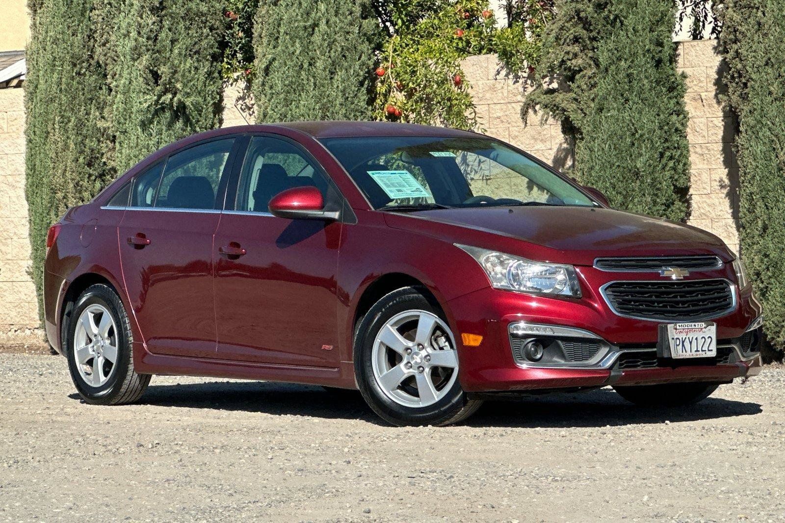 Used 2016 Chevrolet Cruze LT FWD image 2