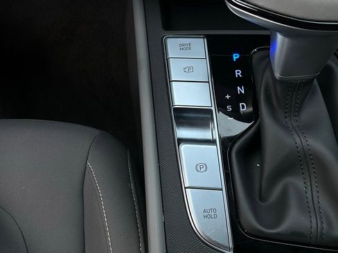 Used 2025 Hyundai Elantra SEL image 23