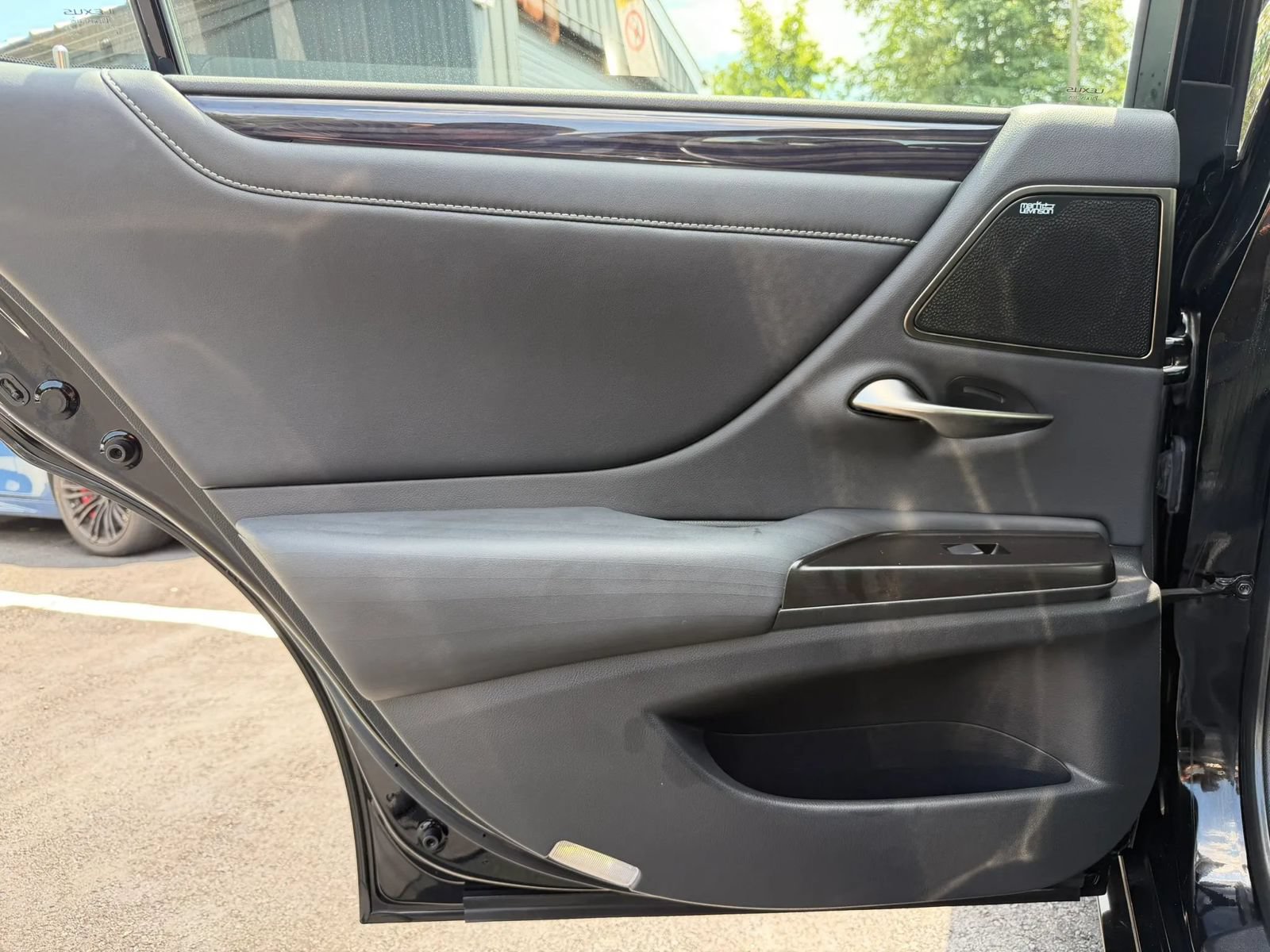 Used 2019 Lexus ES 350 w/ Premium Package FWD image 26