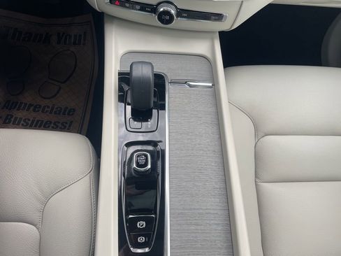 Certified 2023 Volvo XC60 B5 Plus w/ Climate Package image 36