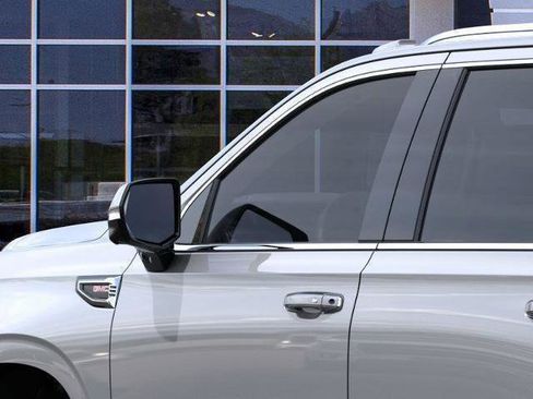 New 2026 GMC Yukon Elevation image 12