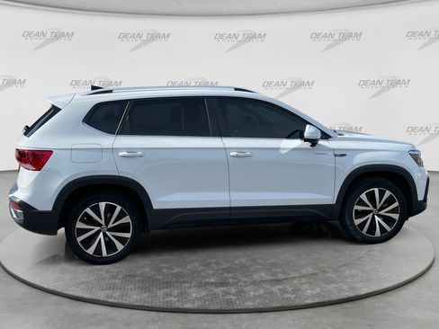 Used 2022 Volkswagen Taos SE AWD/4WD image 8