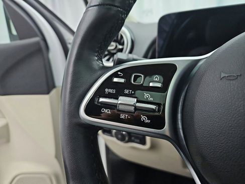 Used 2022 Mercedes-Benz GLB 250 4MATIC image 33